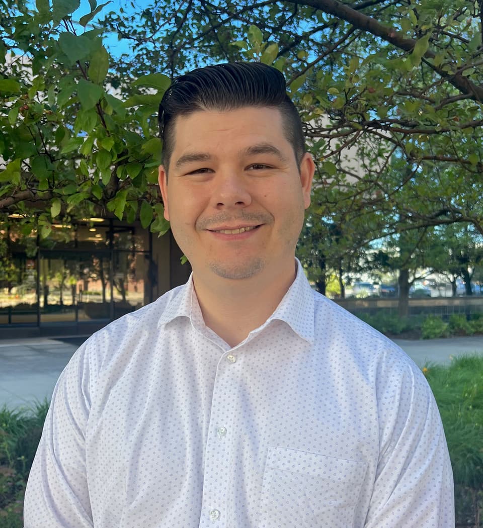 Portrait of Chris De la Vega, AMFT, CSAT-Candidate at Connections Counseling